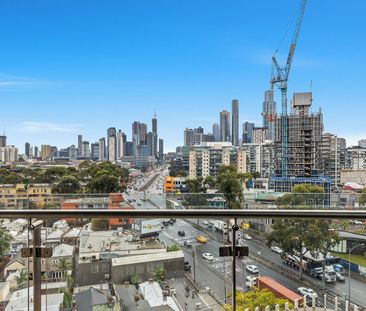 Stunning Two Bedroom Apartment with City Views! - Photo 6