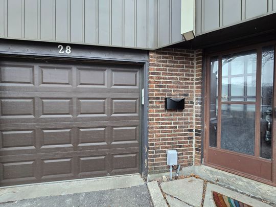 For Lease - 28 Spire Hillway N/A, Toronto, Ontario - Photo 1