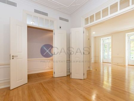 2 bedroom luxury Apartment for rent in Avenida da Liberdade (Sao Jose), Lisbon - Photo 2