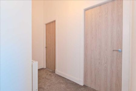 3 bedroom apartment to rent - Photo 2