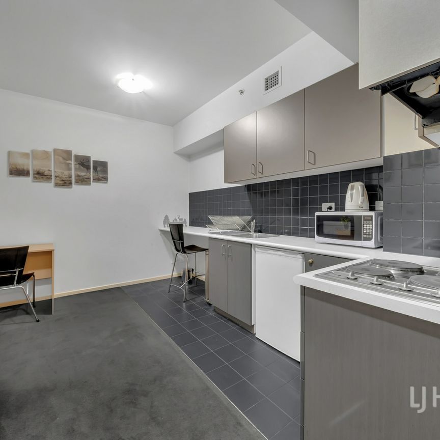 Fully furnished 2-bedroom apartment for lease! - Photo 1