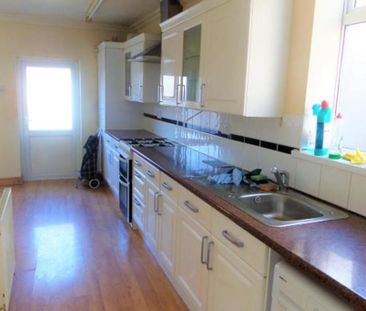 3 bedroom semi-detached house to rent - Photo 6