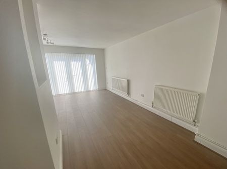 Lime Close South Ockendon - Photo 3