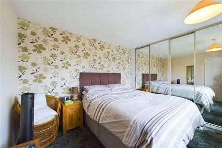 Blewbury Drive, Tilehurst, Reading, Berkshire, RG31 - Photo 5