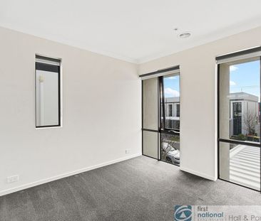 Luxury Townhouse-Prized Location - Photo 4