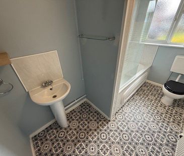 1 bedroom semi-detached bungalow to rent - Photo 6