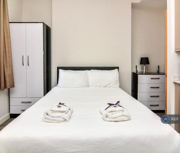 Studio to rent - Photo 5