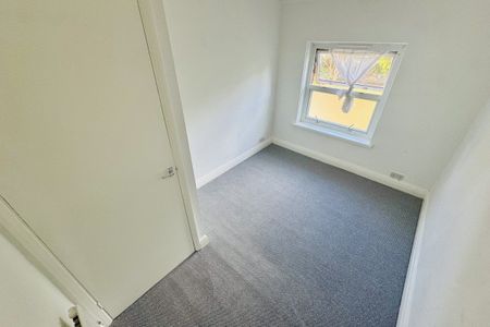 Jubilee Crescent - Photo 4
