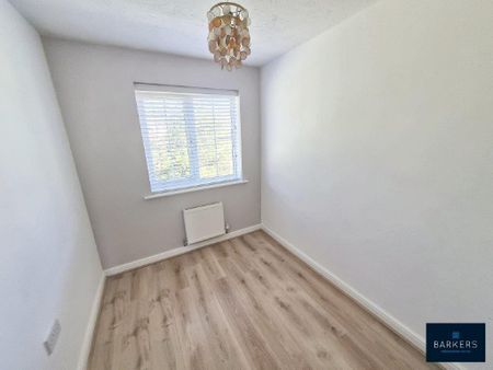 3 bedroom detached house to rent - Photo 3