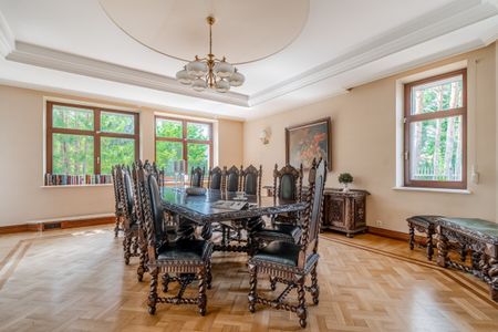 Wyjątkowa rezydencja w Józefowie - Zdjęcie 4