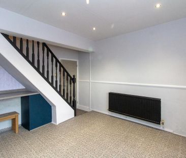 2 bedroom end of terrace house to rent - Photo 5