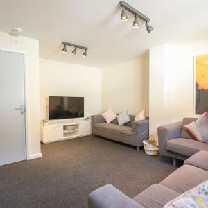 9 bedroom house to rent - Photo 2