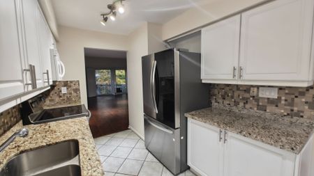 For Lease - 2110 Cleaver Avenue Unit# 215, Burlington, Ontario - Photo 4