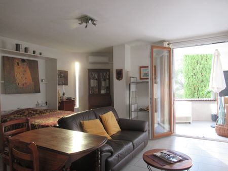 Location Appartement 1 pièce 33m² SAUSSET LES PINS 13960 - Photo 2
