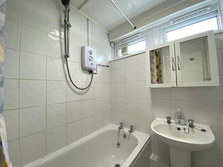 Long Meadow Way, Canterbury, CT2 - Photo 4