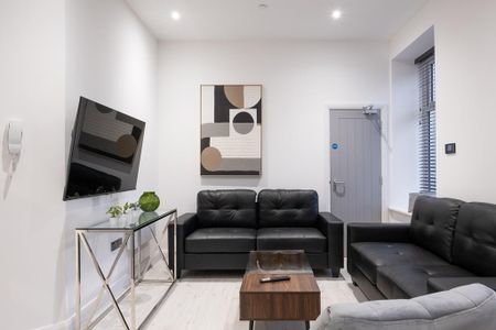 6 bedroom flat to rent - Photo 2