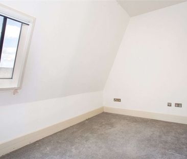 A well-presented two bedroom apartment in the heart of the City. - Photo 3