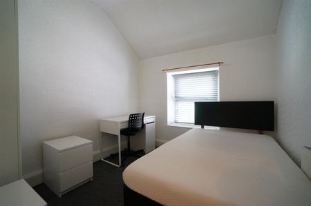 4 Princes Road - Photo 4