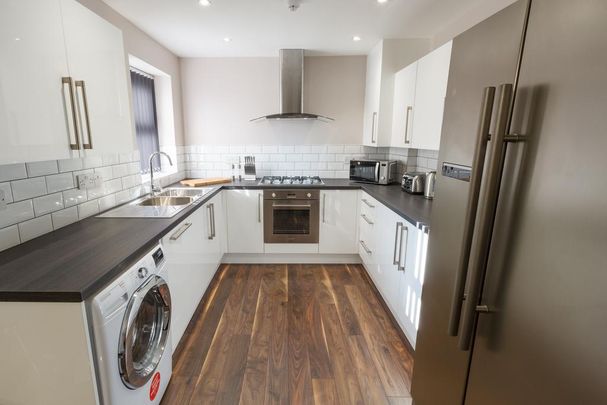 5 bedroom terraced house to rent - Photo 1