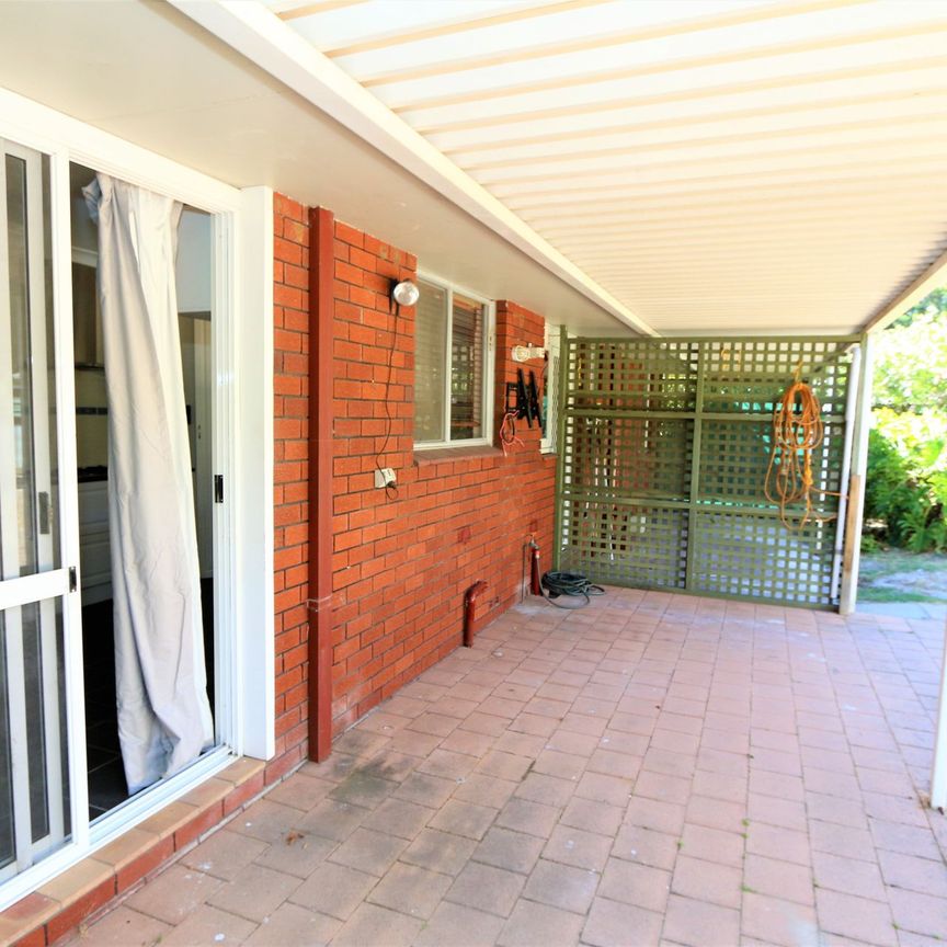 Charming Family Home at 21 Lucy Victoria Ave&comma; Australind - Photo 1