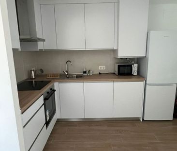 Apartamento de alquiler en Calle Cabo Finisterre, 12, El Rinconcillo - Photo 1