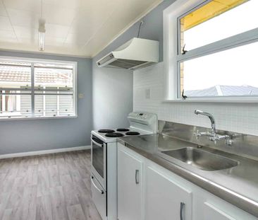 269 Hazelmere Crescent - Photo 3