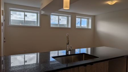 For Lease - 238-B GINEBIK Way, Blossom Park - Airport and Area, Ontario - Photo 2