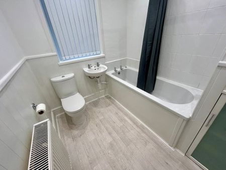 Esher Road, L6 - Photo 4