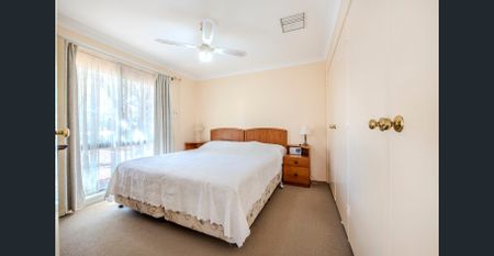 Three Bedroom Family Home in a Quiet, Established Neighbourhood - Photo 4