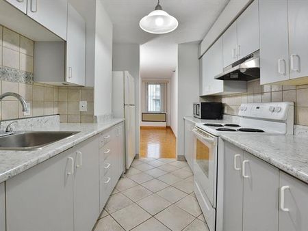 1077 Rue St Mathieu - Photo 2