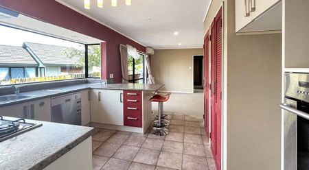 FITZHERBERT- 4 BEDROOMS - Photo 3