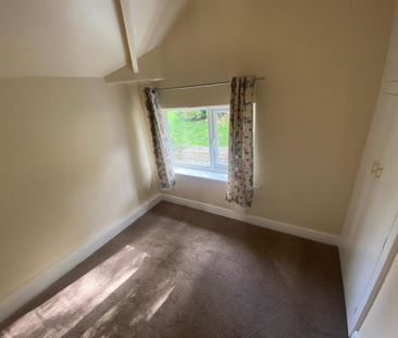 2 bedroom end of terrace house to rent - Photo 2