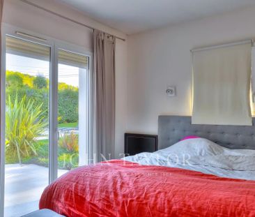 Maison à louer Mougins, Cote d'Azur, France7 500 EUR / Mois - Photo 5