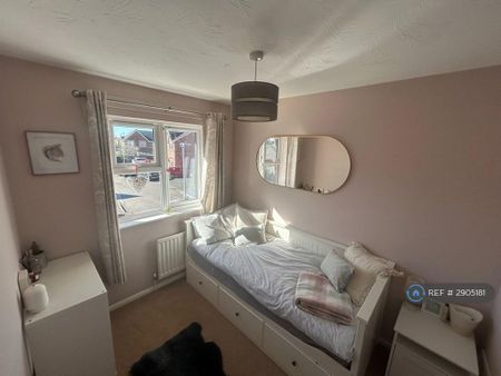 3 bedroom semi-detached house to rent - Photo 3