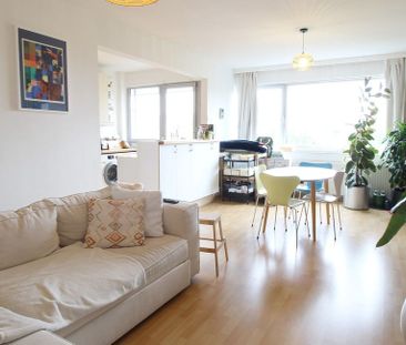 Appartement te huur in Schaarbeek voor € 980 met 1 slaapkamer - Photo 2