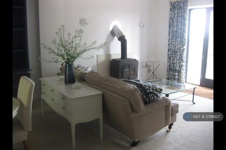 2 bedroom detached house to rent - Photo 3