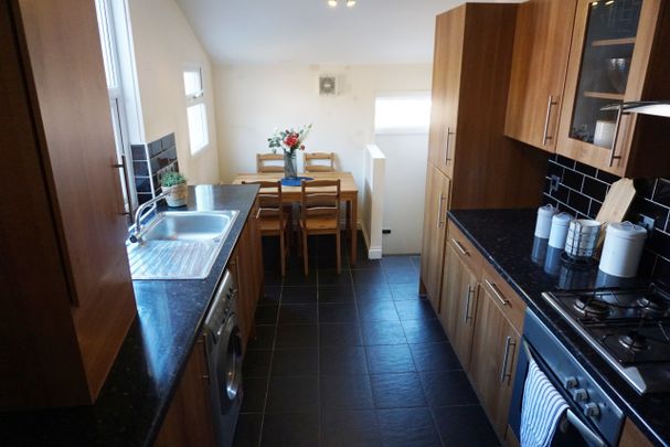 3 Bedroom Flat Cartington Terrace, Chillingham Road - Photo 1