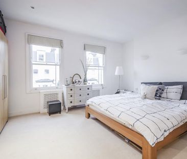 4 bedroom terraced house to rent - Photo 3