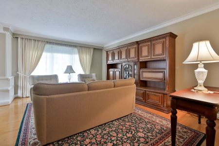 For Lease - 261 Epsom Downs Drive, Toronto, Ontario - Photo 3