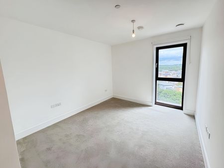 Burnt Mill, Harlow - Photo 3