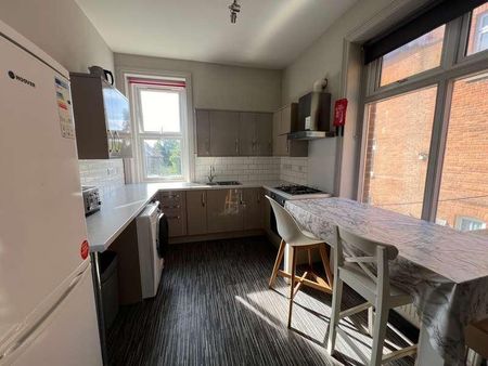 Furzedown Road, SO17 - Photo 5