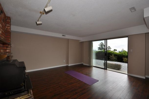 House in West Vancouver, BC - Photo 1