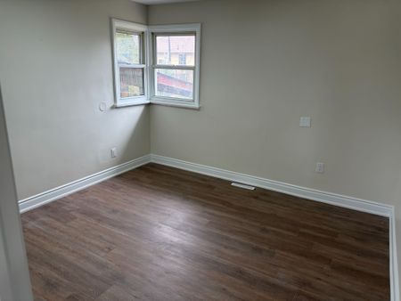 For Lease - 13 Ridgewood Avenue Unit# Upper, Guelph, Ontario - Photo 2