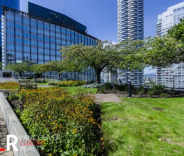 Condo in Downtown Vancouver, BC - Photo 2
