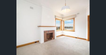 Spacious One Bedroom North Facing Apartment - Photo 2