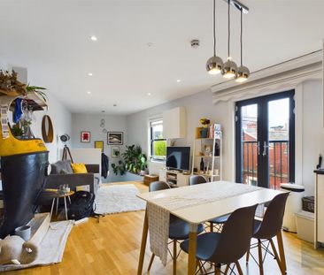 3 bedroom apartment to rent - Photo 3