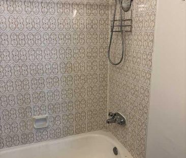 Montréal-Nord 4 1/2 libre immédiatement $1300/mois - Photo 1