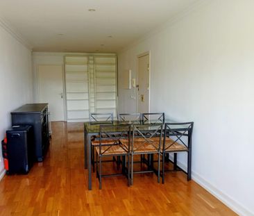 Apartamento T2 para arrendamento semi-mobilado, situado em Oeiras - Photo 3