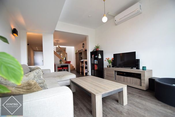 Volledig gerenoveerde woning met 3 slpks en leuke tuin! - Photo 1