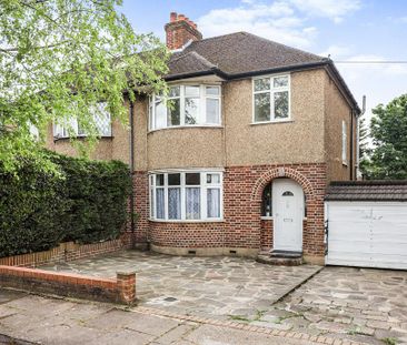 3 bedroom semi-detached house to rent - Photo 3